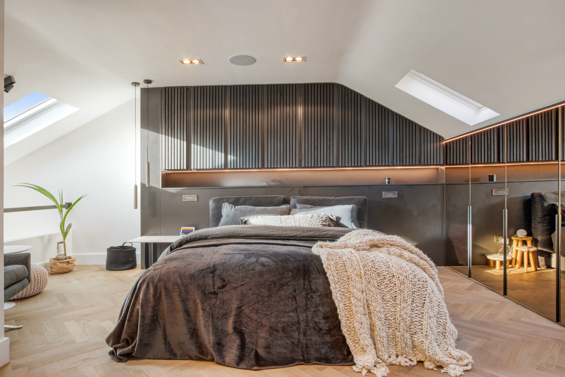 Master Bedroom Alternate View