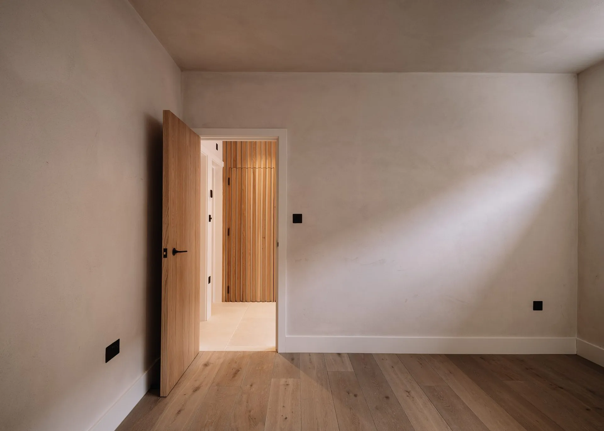 Living space in the Russell Gardens Mews house, Holland Park
